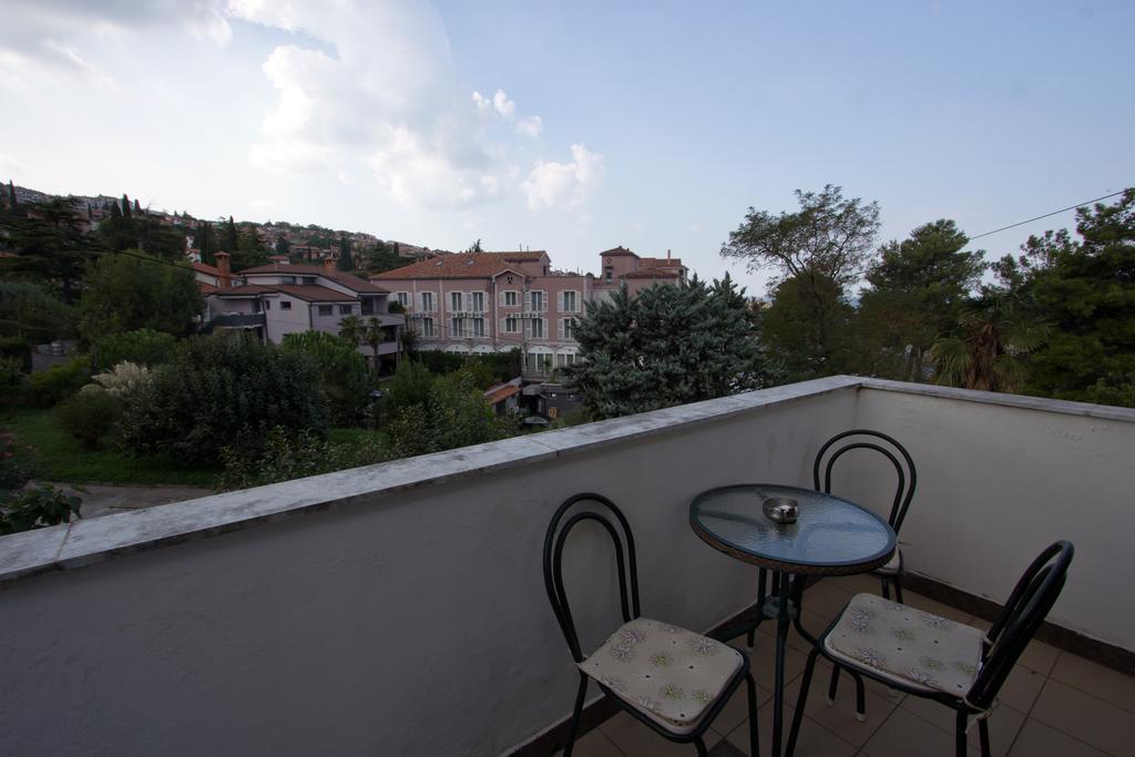 Apartments Petric Koper Bagian luar foto
